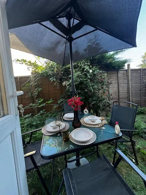 Entire 1Bed Stratford Westfield Apartment